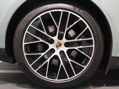 2024 Porsche TAYCAN thumbnail 20