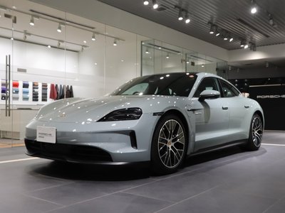 2024 Porsche TAYCAN thumbnail 49