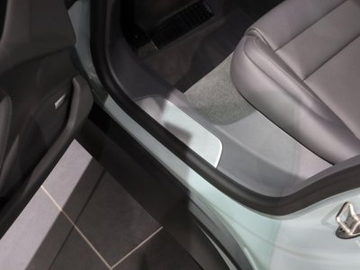 2024 Porsche TAYCAN thumbnail 25