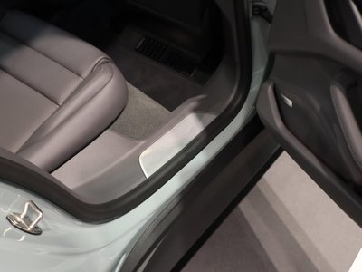 2024 Porsche TAYCAN thumbnail 24