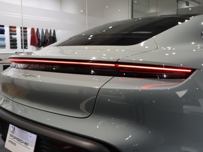 2024 Porsche TAYCAN thumbnail 11