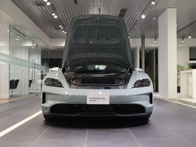 2024 Porsche TAYCAN thumbnail 12