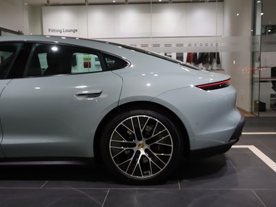 2024 Porsche TAYCAN thumbnail 45