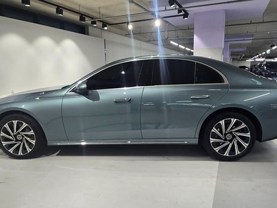 MERCEDES-BENZ E-CLASS - 8