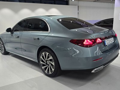 MERCEDES-BENZ E-CLASS - 2