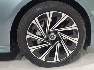 MERCEDES-BENZ E-CLASS - 6