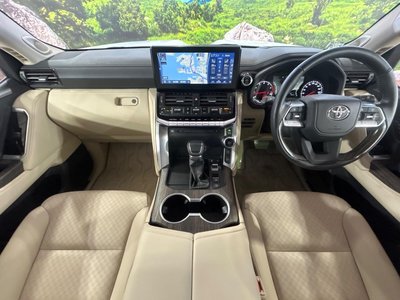 TOYOTA LAND CRUISER 300 - 2