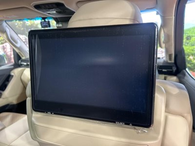 TOYOTA LAND CRUISER 300 - 7