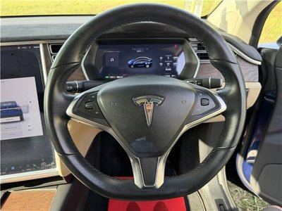 2017 Tesla MODEL X — миниатюра 17
