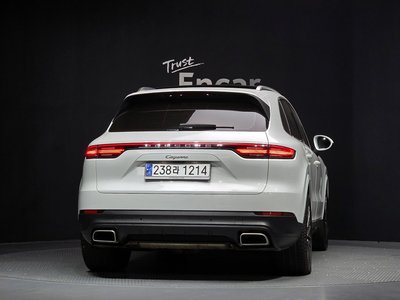 PORSCHE CAYENNE - 4