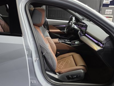صورة مصغرة 12 لـ 2025 BMW 5 SERIES