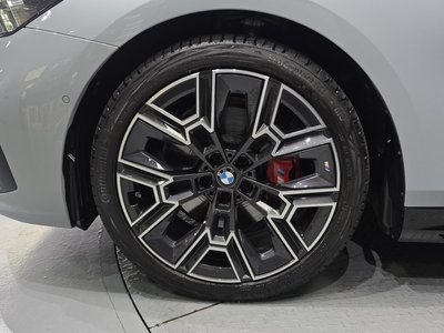 2025 BMW 5 SERIES 照片 6