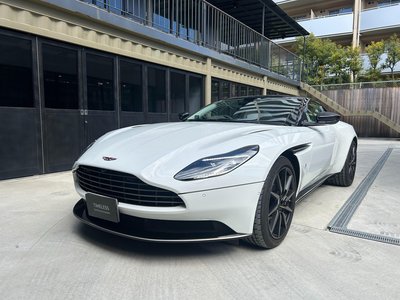 ASTON MARTIN DB11 - 1