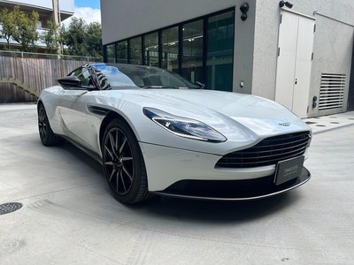 ASTON MARTIN DB11 - 3