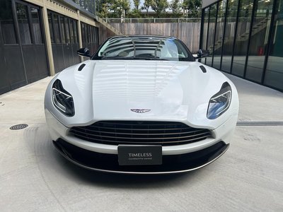 ASTON MARTIN DB11 - 2