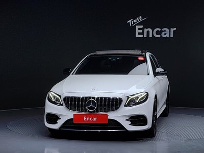 MERCEDES-BENZ E-CLASS - 2