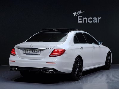 MERCEDES-BENZ E-CLASS - 4