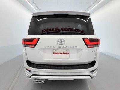 TOYOTA LAND CRUISER 300 - 3