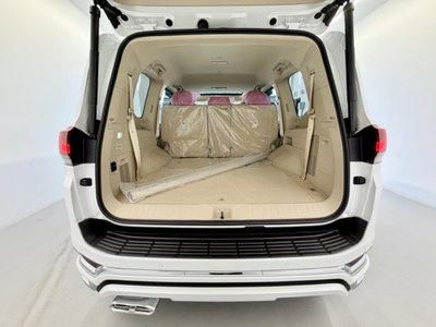 TOYOTA LAND CRUISER 300 - 8