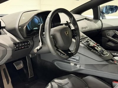 2021 Lamborghini AVENTADOR photo 4