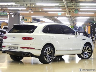 2022 Bentley BENTAYGA photo 2