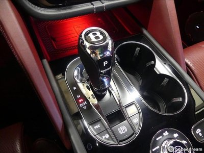 2022 Bentley BENTAYGA photo 7