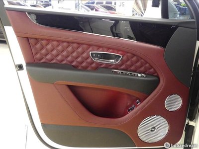 2022 Bentley BENTAYGA photo 10