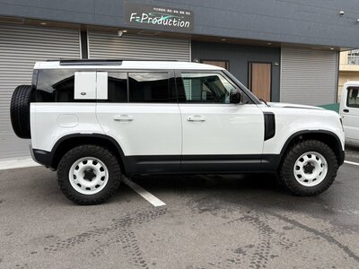 LAND ROVER DEFENDER - 9