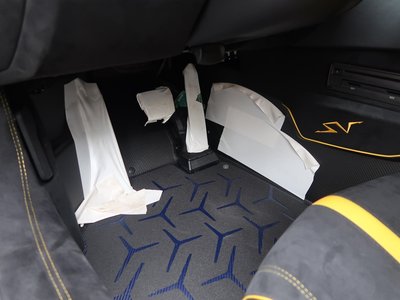 2017 Lamborghini AVENTADOR — миниатюра 47