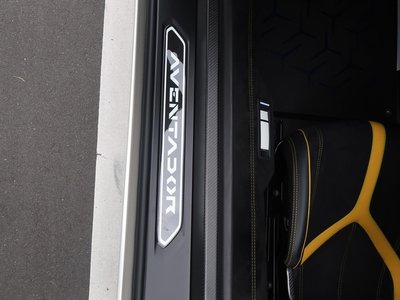2017 Lamborghini AVENTADOR — миниатюра 43