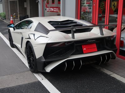 LAMBORGHINI AVENTADOR - 3