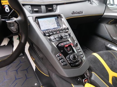 2017 Lamborghini AVENTADOR — миниатюра 40