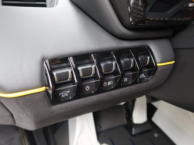 2017 Lamborghini AVENTADOR — миниатюра 33