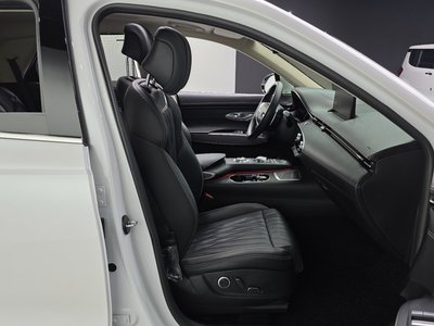 2021 Genesis GV70 — миниатюра 12