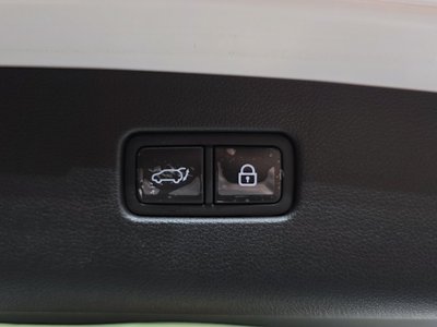 2021 Genesis GV70 — миниатюра 19