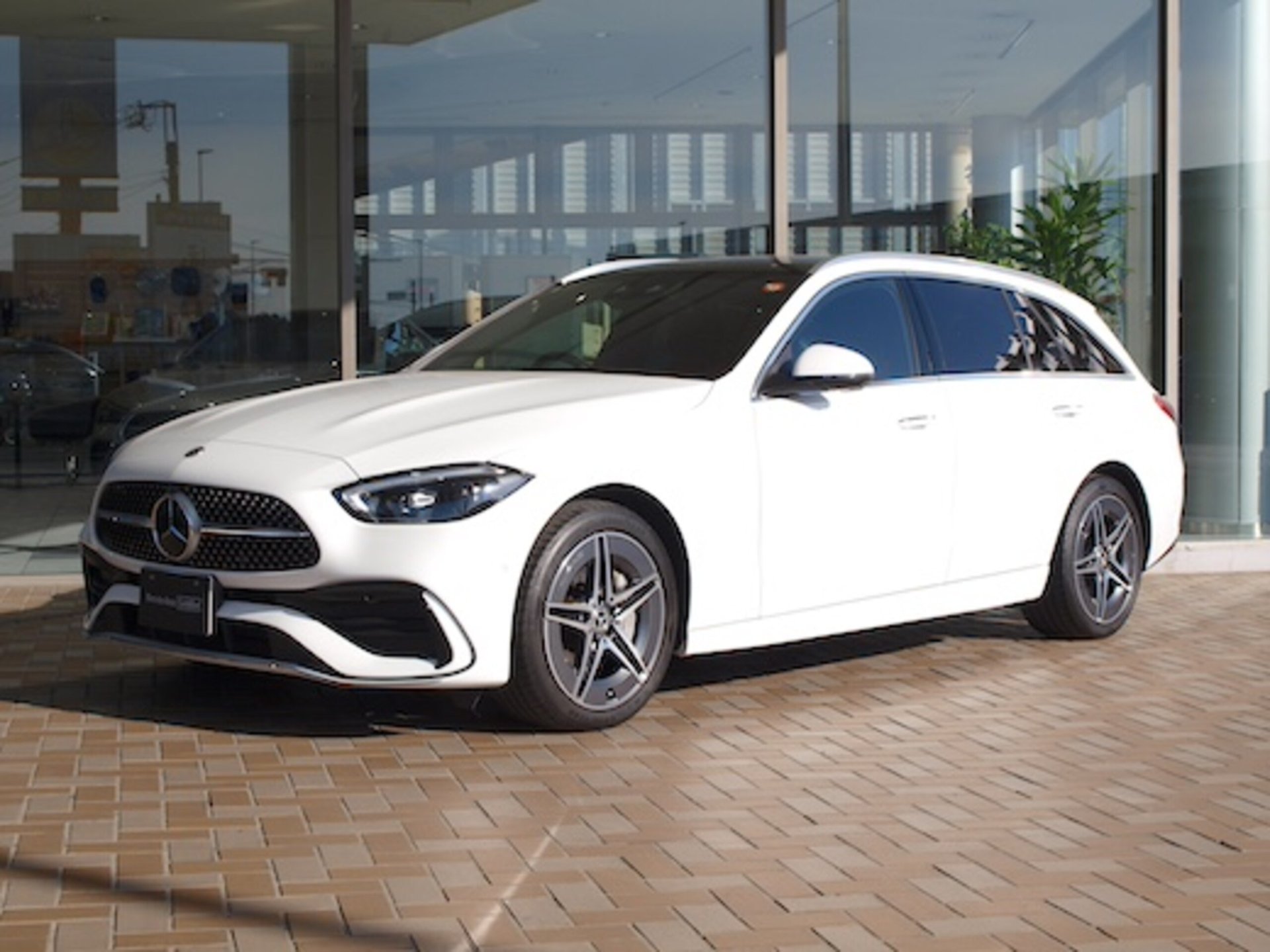 MERCEDES-BENZ C-CLASS WAGON - View 1