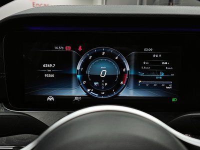 MERCEDES-BENZ CLS - 8