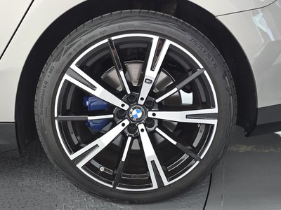 2025 BMW 5 SERIES photo 8