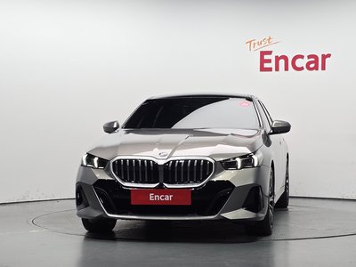 2025 BMW 5 SERIES photo 2