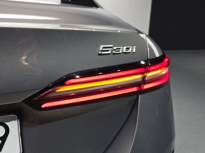 2025 BMW 5 SERIES photo 10