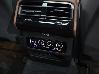 2025 BMW 5 SERIES 缩略图 25