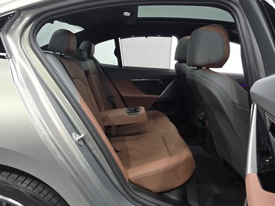 2025 BMW 5 SERIES 缩略图 18
