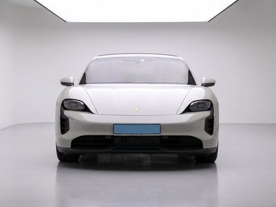 2021 Porsche TAYCAN 照片 3