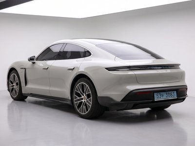 2021 Porsche TAYCAN 照片 7
