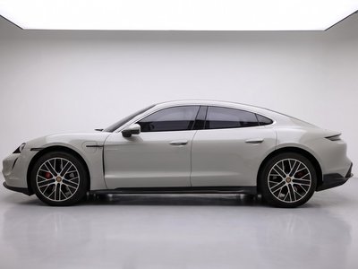 2021 Porsche TAYCAN 照片 1