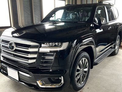 TOYOTA LAND CRUISER 300