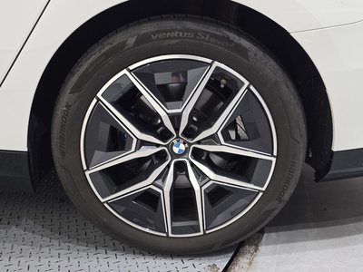 BMW 5 SERIES - 8