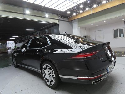 2022 Genesis G90 (RS4) photo 2