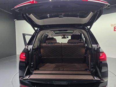 2022 BMW X7 — миниатюра 20
