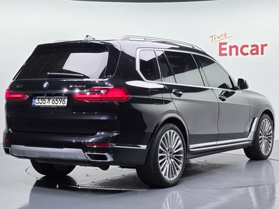 2022 BMW X7 — фото 3